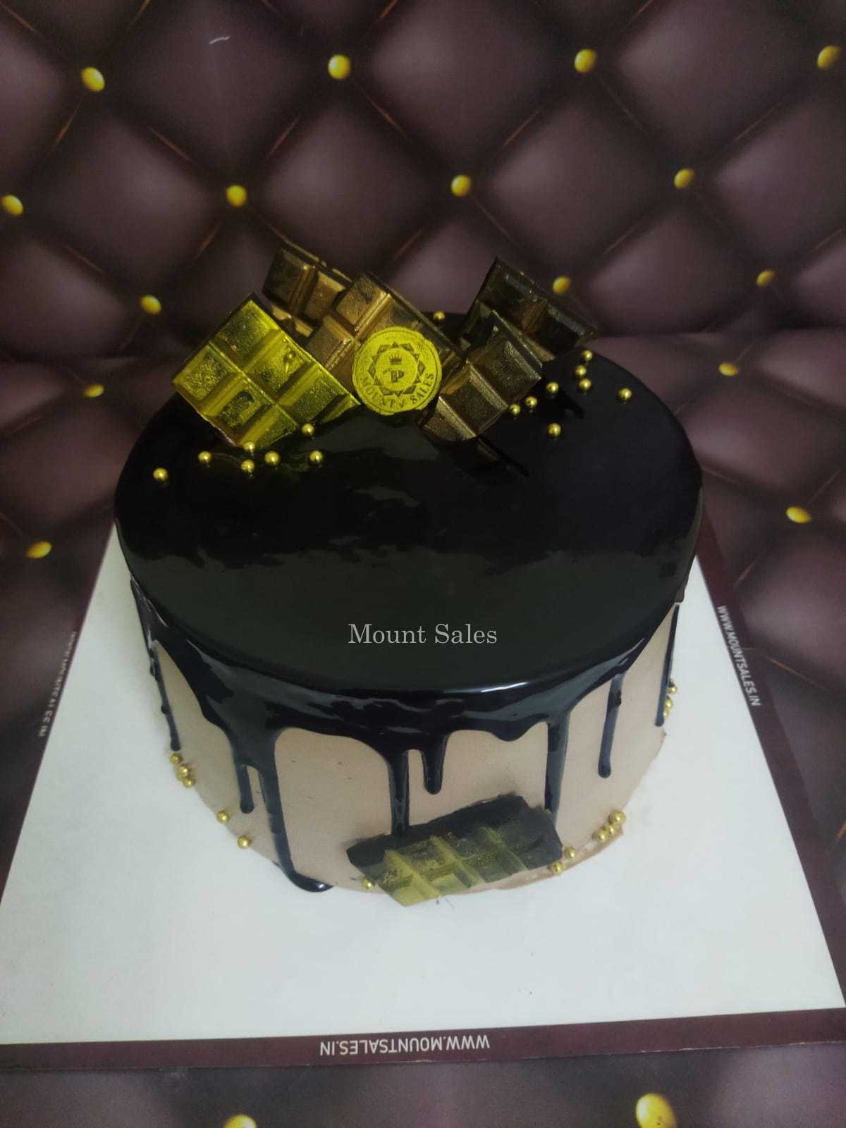 Premium RED N White Velvet Cake